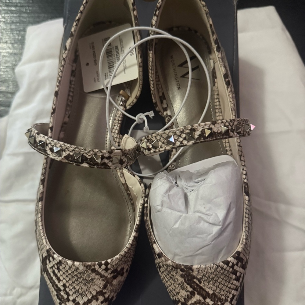 Worthington Snakeskin Pattern Flats with Strap size 8 earthy career casual prep